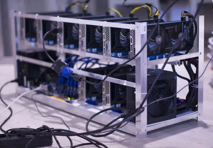 Koparka kryptowalut: czym jest i jak działa? Prosty przewodnik